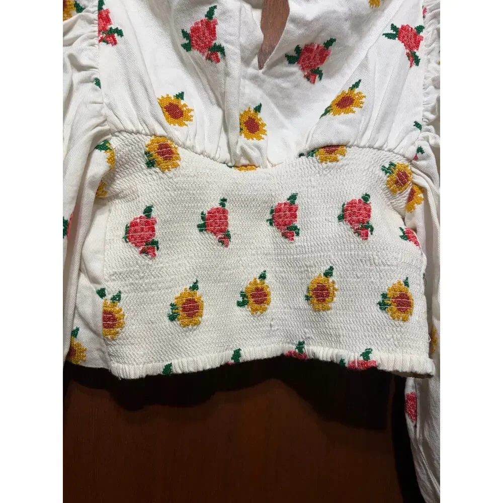 FARM Rio Floral Embroidered Cropped Blouse XS Puff Sleeve Smocked Back